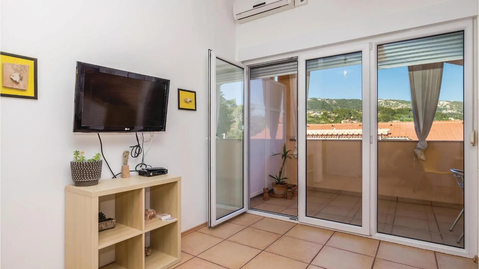 Amazing Apartment In Palit With Wifi